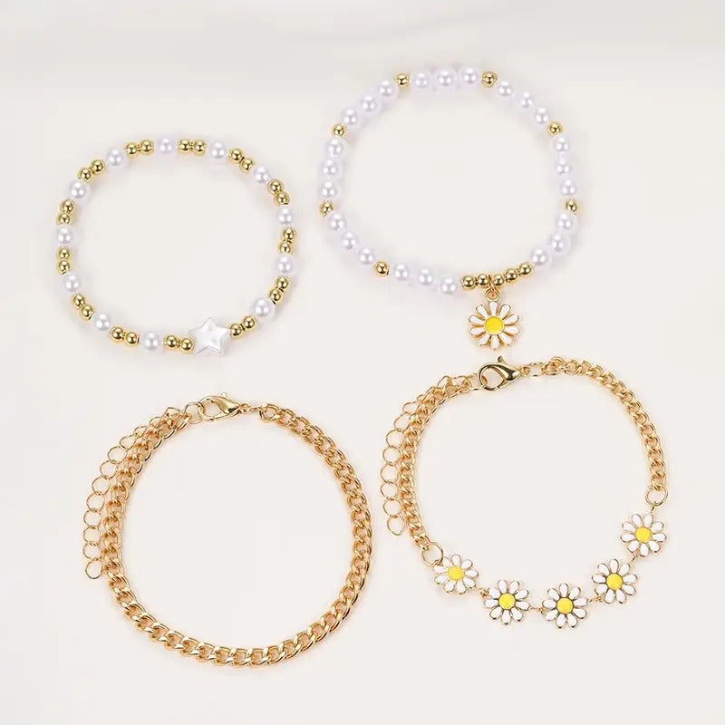 4pcs Tiny Delicate Daisy Pendant With Imitation Pearl Design