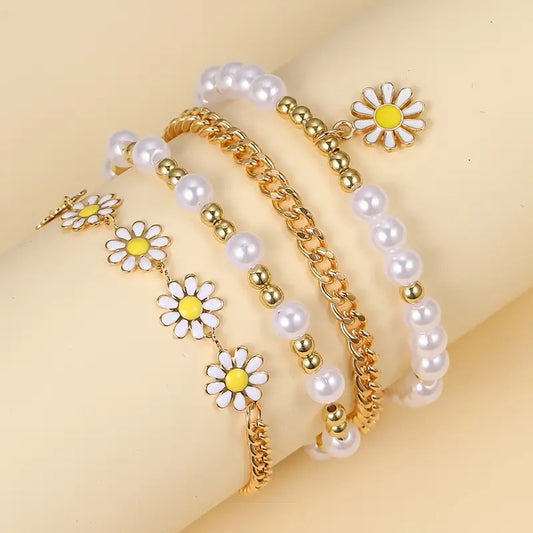 4pcs Tiny Delicate Daisy Pendant With Imitation Pearl Design