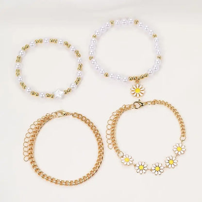4pcs Tiny Delicate Daisy Pendant With Imitation Pearl Design